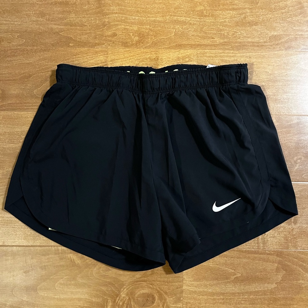 Women’s Nike Running Shorts w/ liner | Black/Lime Green | Medium